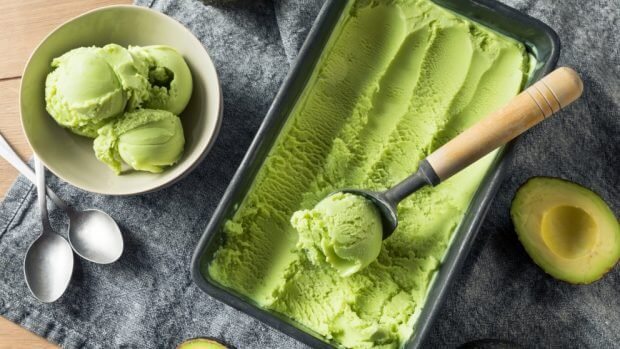 cómo hacer helado de aguacate y té verde